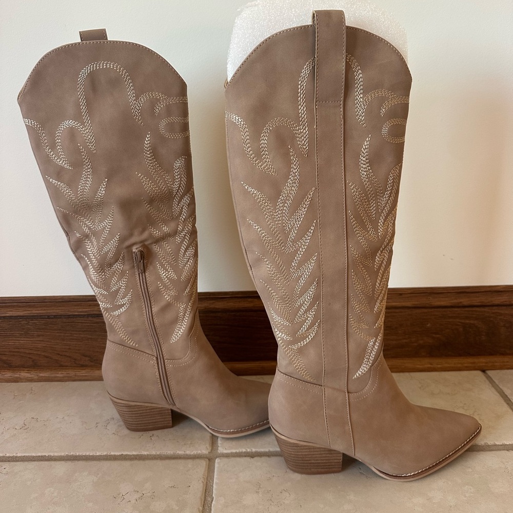 Altar’d State Tan Western Embroidered Cowboy Boots